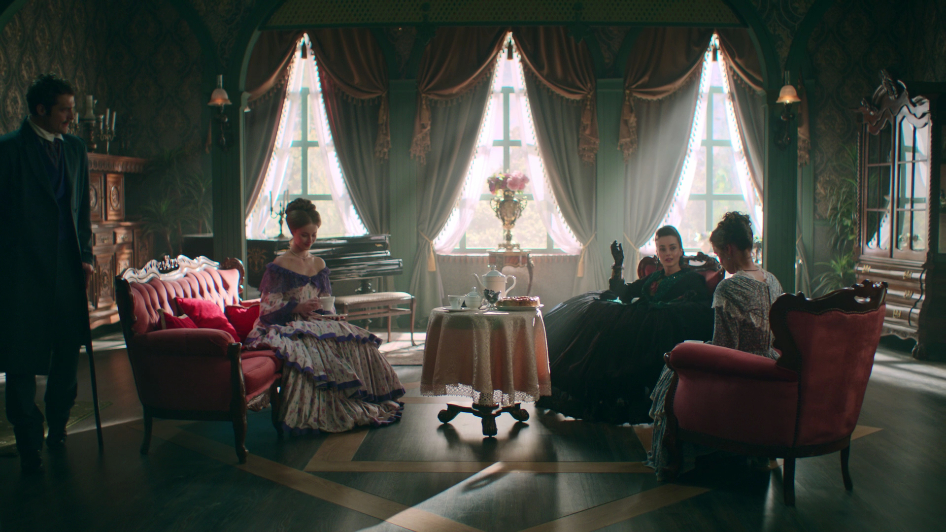 Роскошные наряды и невероятная любовь: вышел трейлер костюмированной драмы &quot;Крепостная&quot;